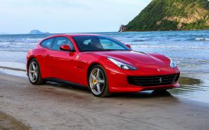 Ferrari GTC4Lusso T 2017 года